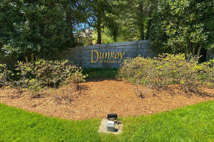0.92 Acres at 698 DUNROY DR
