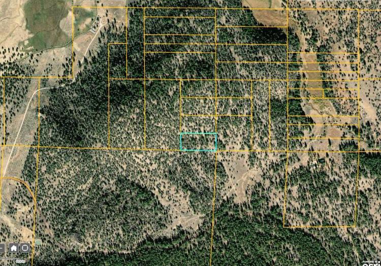 5 acres Base of mountain * Borders Fremont National Forest Service Lands