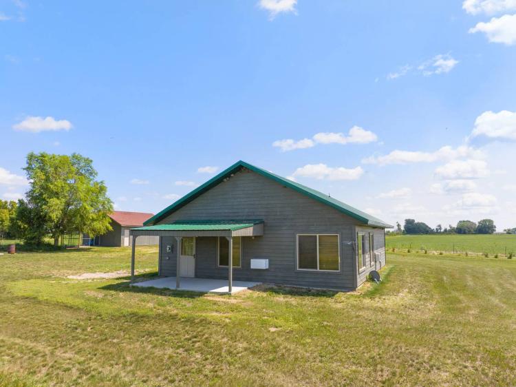 2 Bedrooms1 Bathroom on 96.94 Acres at 2163 30th Ave NE