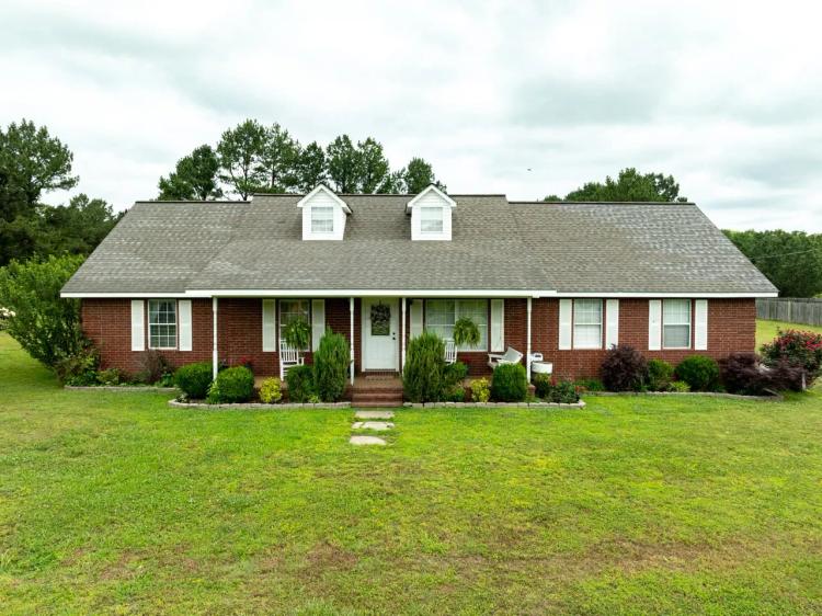Brick Home on 1.3 +/- Acres, Charlotte, Arkansas, Independence County