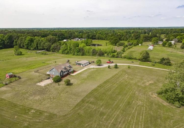 4 Bed/4.5 Baths 61 Acres 3 Bay Insulated Garage Ripley County