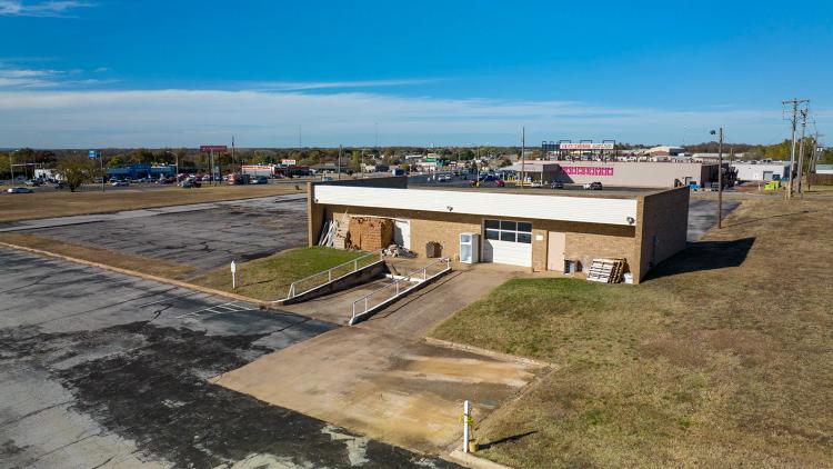 SEALED BID AUCTION - 61,574 SQ. FT. MEDICAL HOSPITAL ON 9.24+/- ACRES AND CITY OWNED LOT WITH SUBSTANTIAL REDEVELOPMENT POTENTIAL IN MCCLAIN COUNTY, OKLAHOMA 