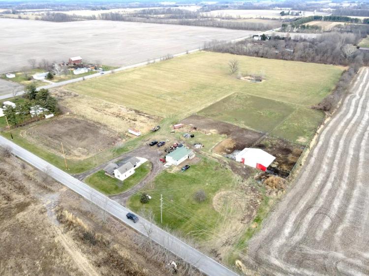 2110 Sycamore Rd Walkerton, IN 46574 / 3.5 +/- ACRES / Marshall County / 1,713 sq ft 2 beds and 1 bath / Home for Sale