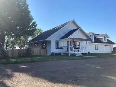 6 Bedrooms4 Bathroom on 5.00 Acres at 2 miles west off Hwy 2