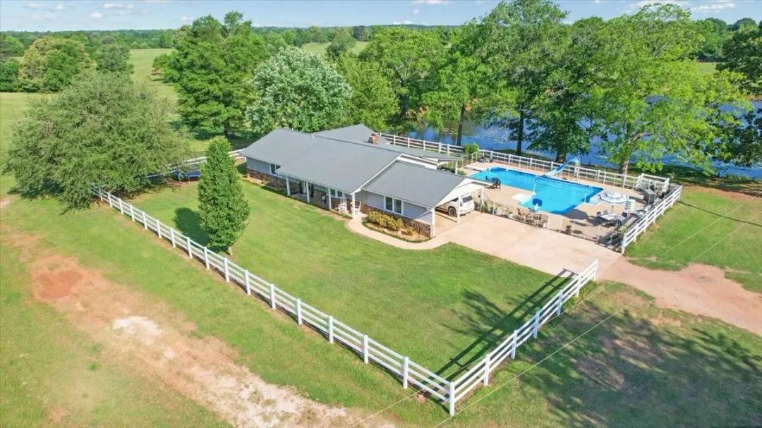 563 Black Tern Ln, Idabel - 190 Acres