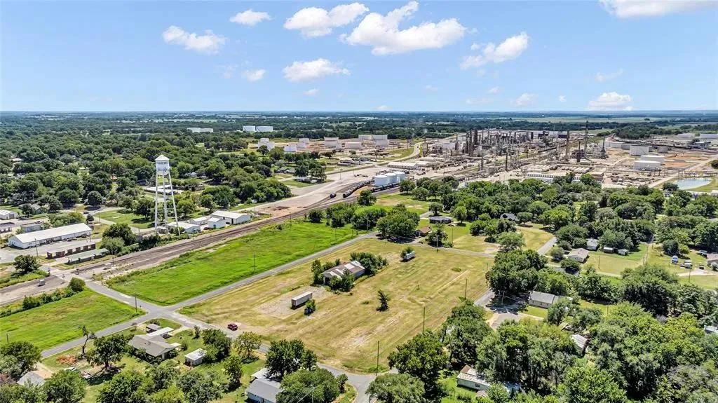Prime 8-Lot Development Site in High-Visibility Wynnewood Location