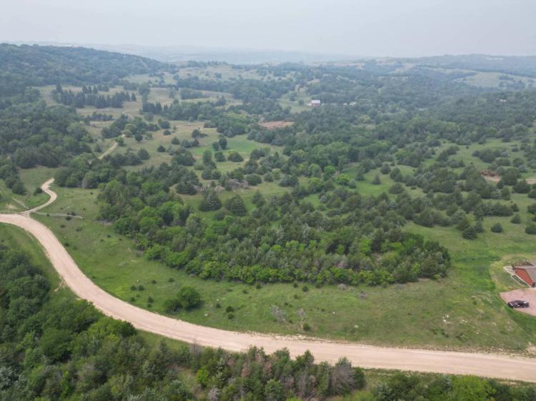 Scenic Acreage in the Devil's Nest!