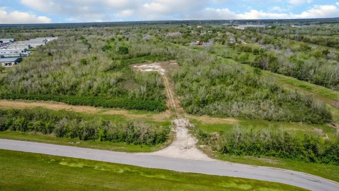 21.659 Unrestricted Acres - HWY 288, ROSHARON/MANVEL/IOWA COLONY AREA