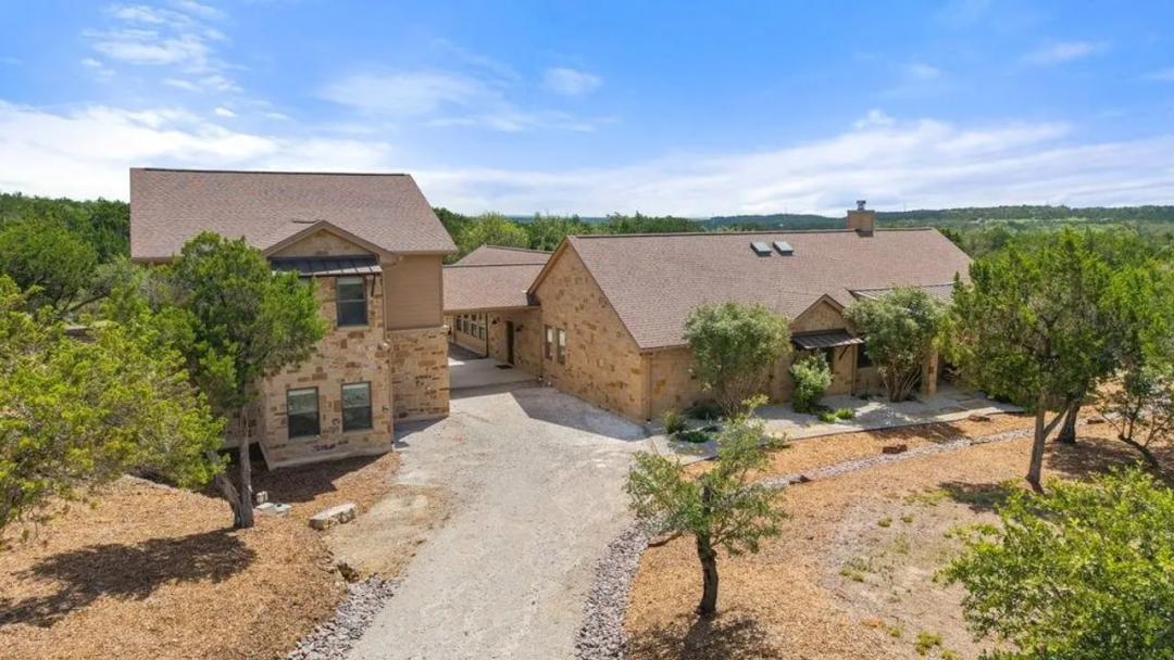 Live/Work Property on +/- 6.4 Acres