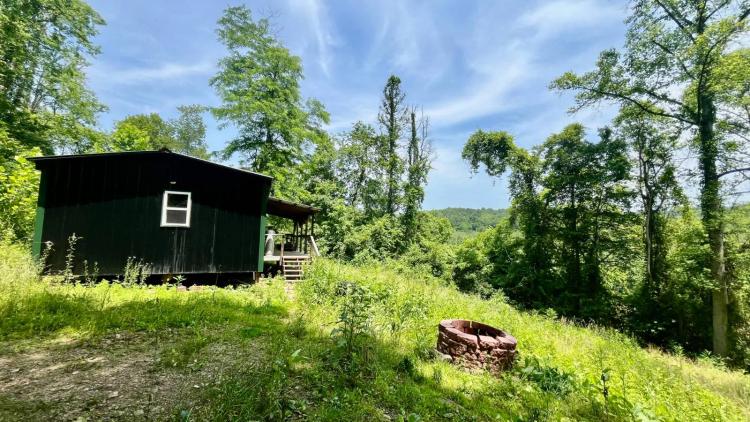 Riverfront Getaway - Fishing- Boating- Hunting- Camping- Trails