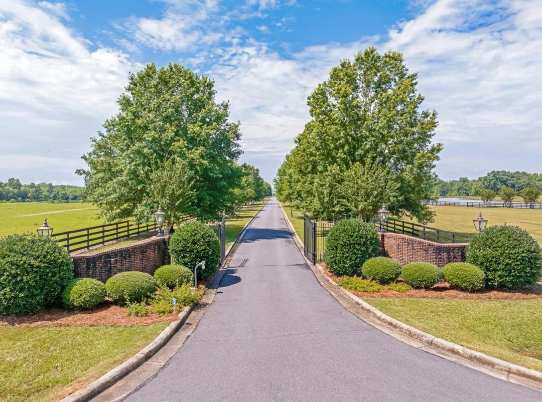 4 Bedrooms5 Bathroom on 164.00 Acres at 80991 Tallassee Hwy