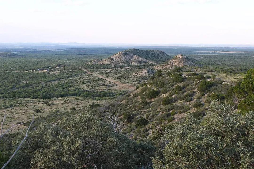 20-mile panoramic views minutes from San Angelo!