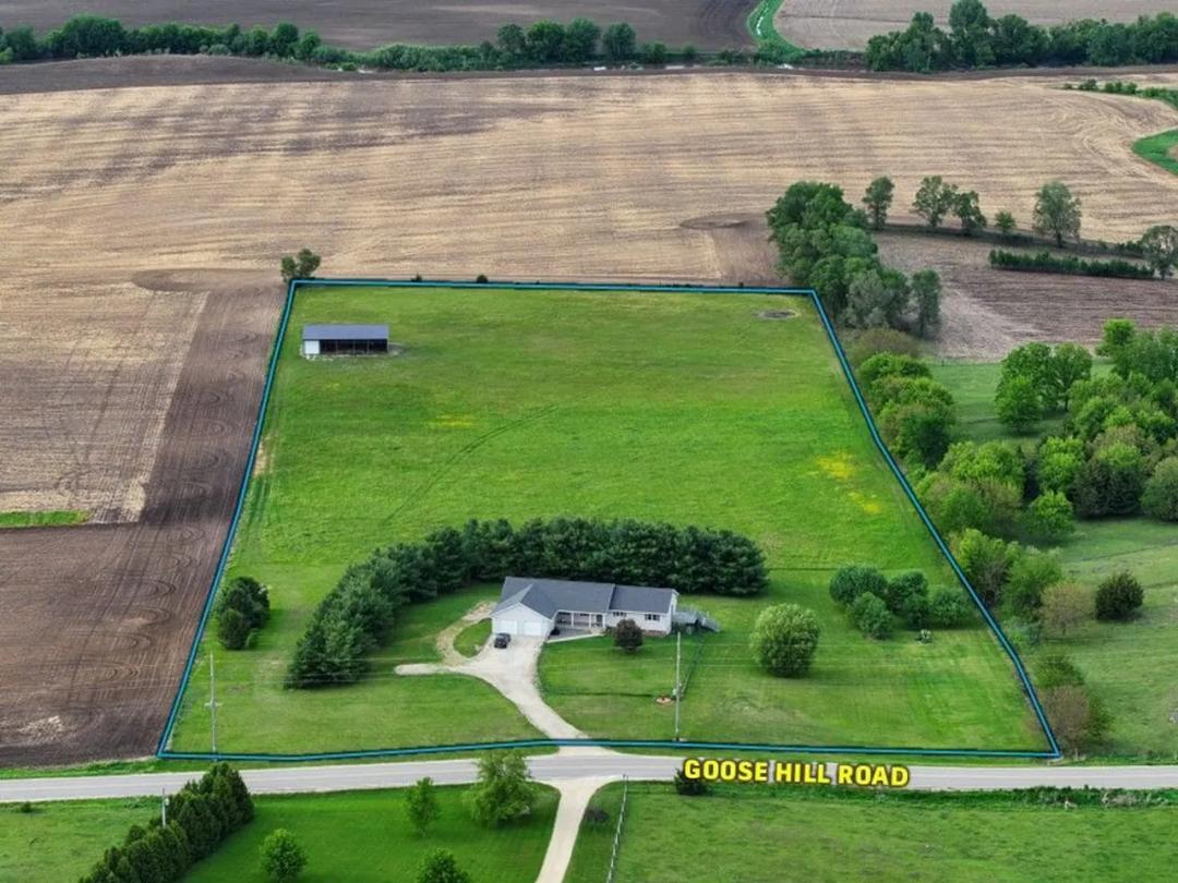 Listing #19458 - 10.00 acres in Dubuque County, IA