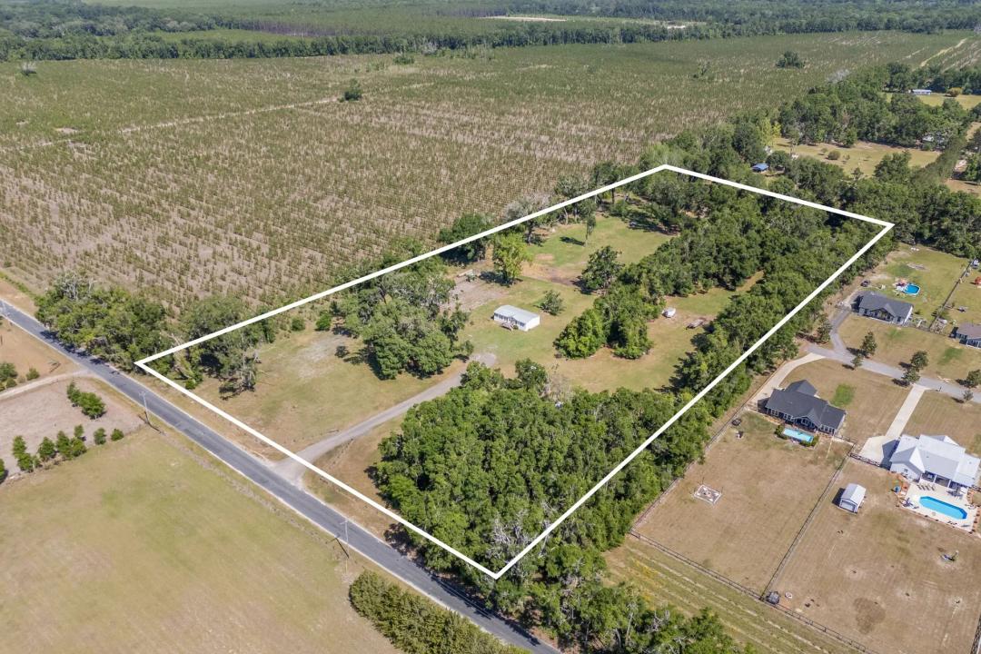 10.7-Acres & Home in High Springs, FL for Sale - Highly Desirable Area!
