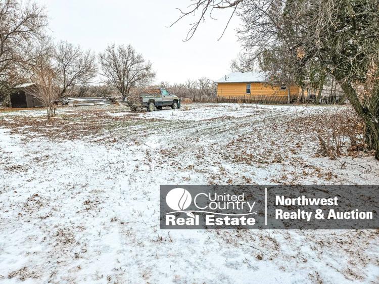 Nice Building Lot Overlooking Hinsdale Park