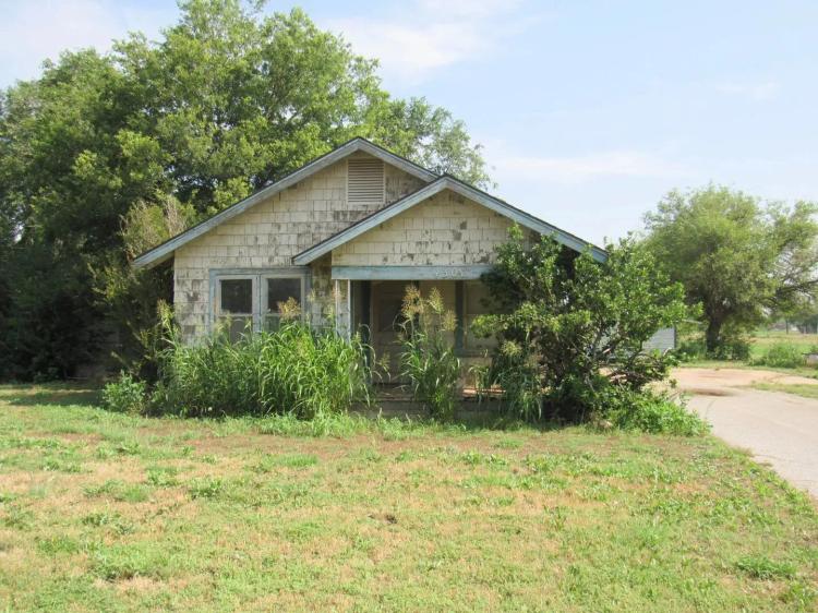 4.5± Acres with Fixer Upper Home, Paved Frontage & More