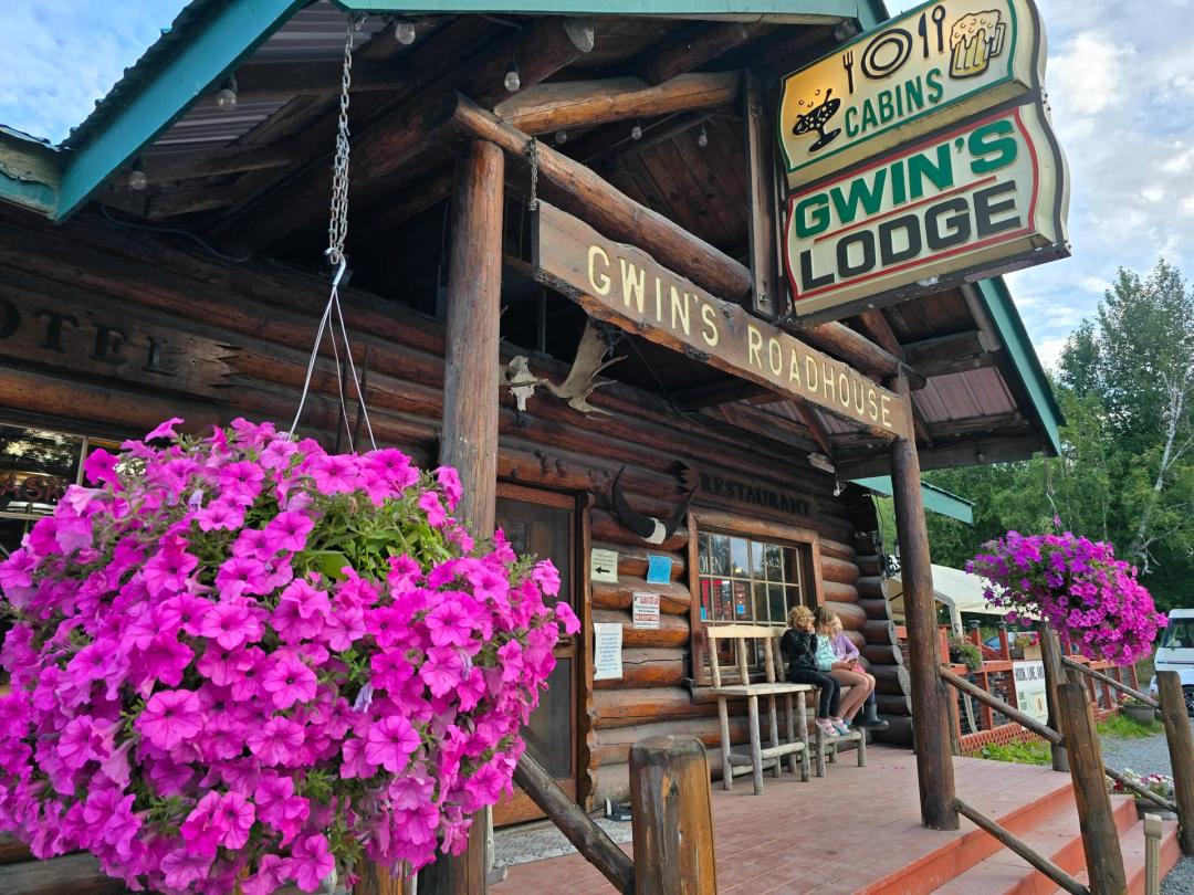 Gwin’s Lodge and Roadhouse