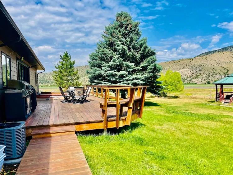 Crystal Mountain Road Ranch