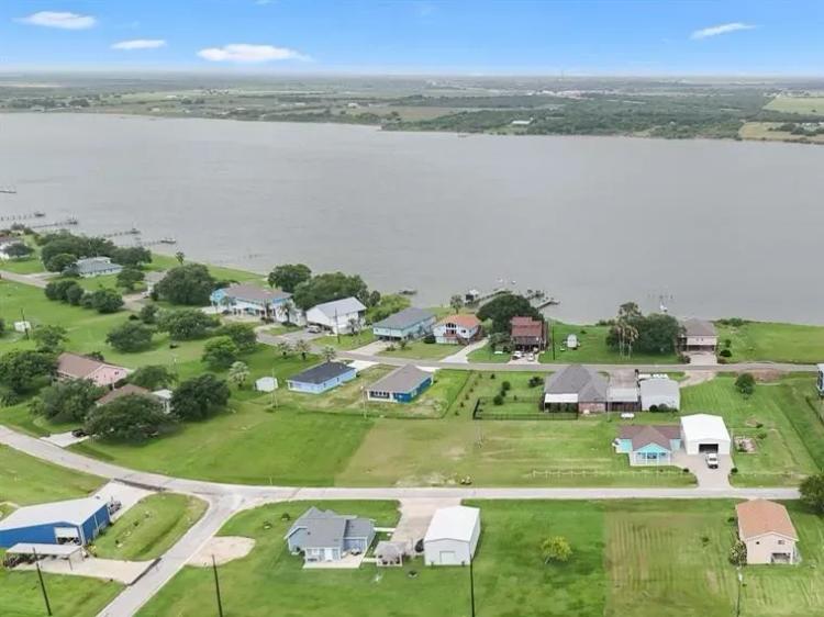 0.23-Acre Lot in Palacios, TX – Mobile Homes Allowed, Near Bay & Recreation