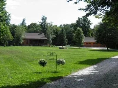 Pine Cone Lodge