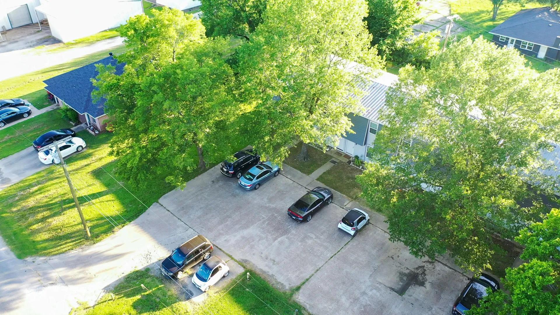 13918584-21