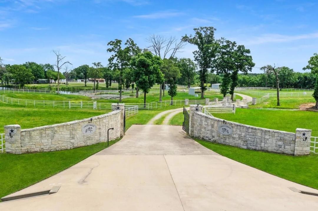 CIRCLE C RANCH, Emory (Rains County) Texas