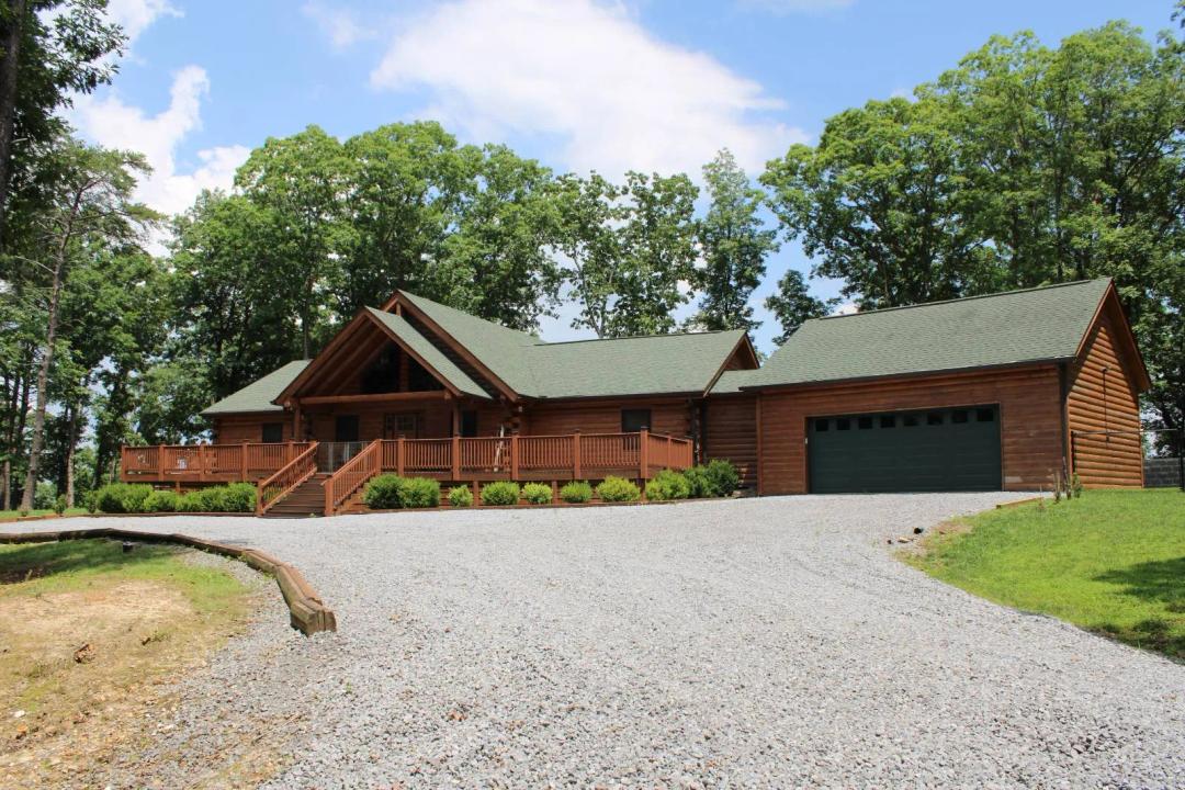3 Bedrooms2 Bathroom on 10.57 Acres at 796 Valley View Lane