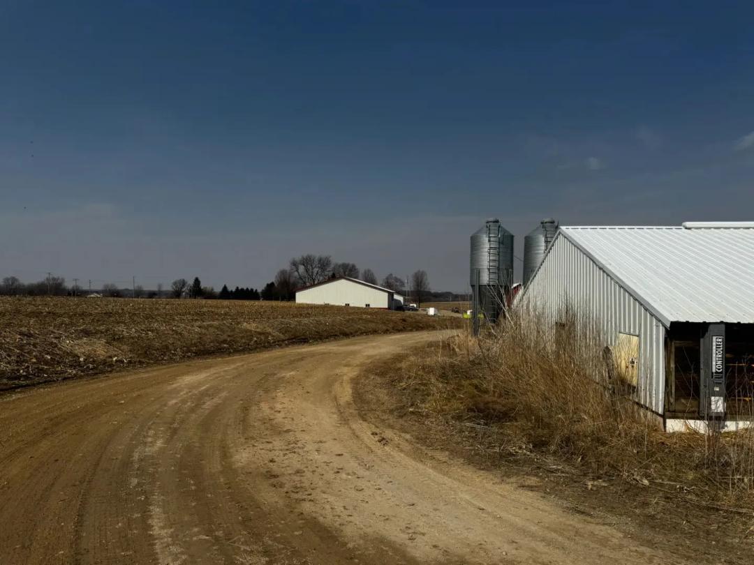Versatile 43± acre farm in the Town of Lowell, Dodge County Versatile 43± acre farm in the Town of Lowell, Dodge County