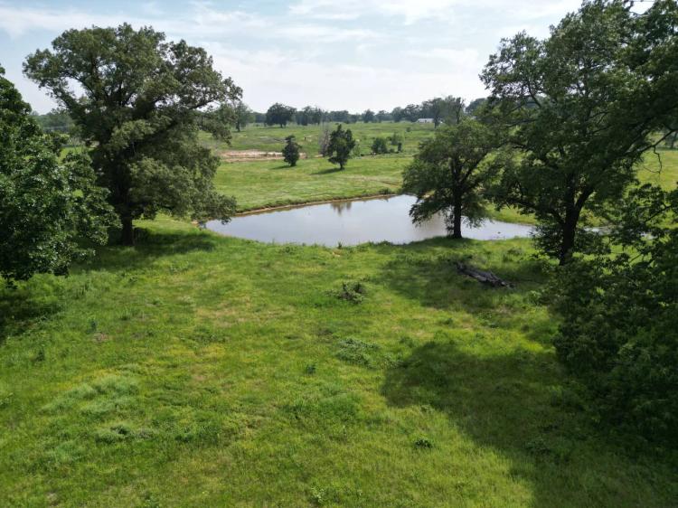 24 AC MOL FOR SALE IN FT TOWSON OK WITH POND AND ELECT CLOSE BY