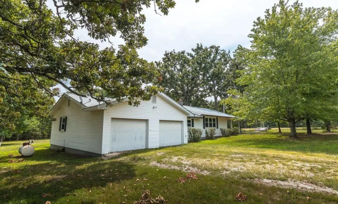 Cliff Road Home & Acres
