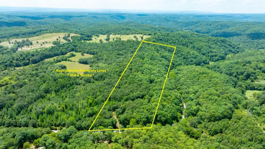 17 +/- Unrestricted Acres with Utilities & Homesite Between Cave City & Batesville, Arkansas