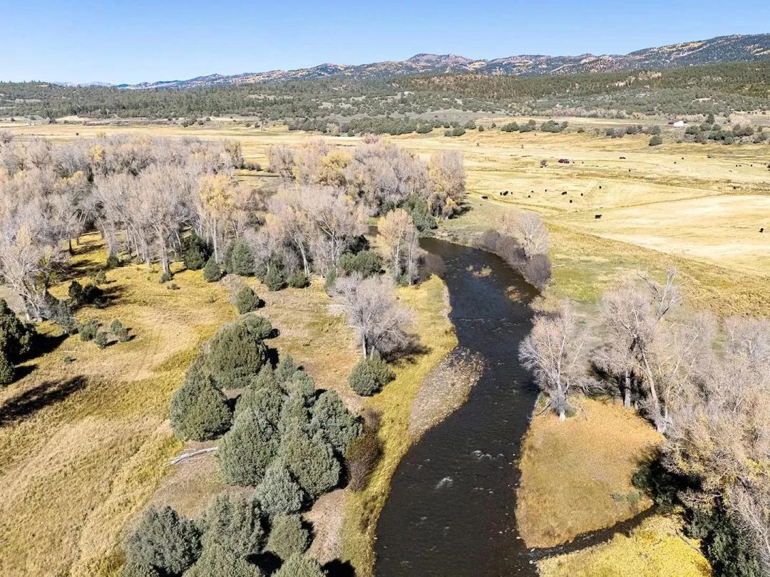 El Barranco Ranch on the Chama River