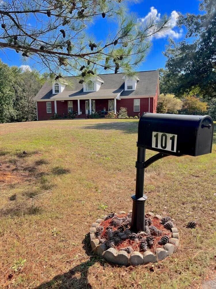 5 Bedrooms4 Bathroom on 8.00 Acres at 101 County Road 587