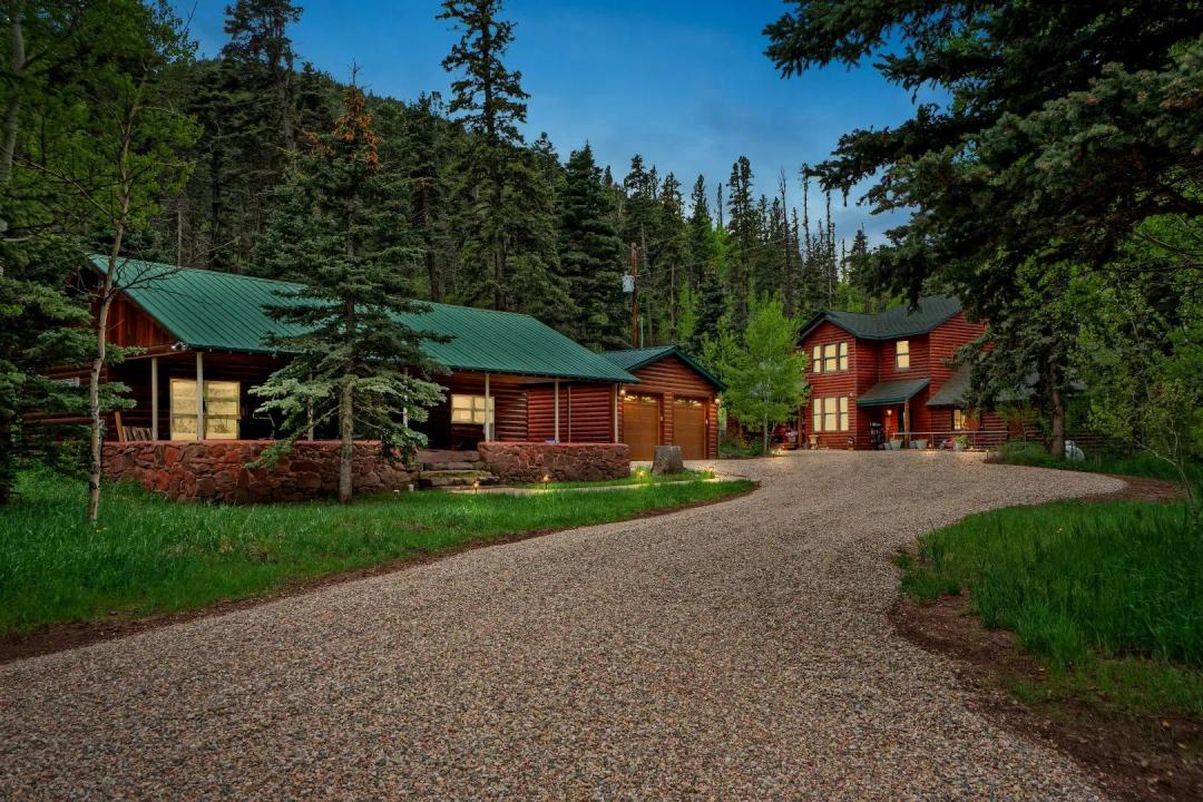 Baker Creekside Hideaway