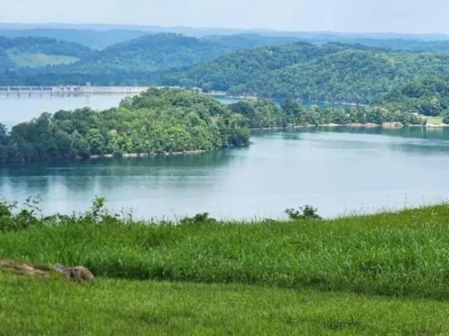 0.66 AC W/ A YEAR AROUND DALE HOLLOW LAKE & MTN VIEWS WALKING TO A PAVILLON