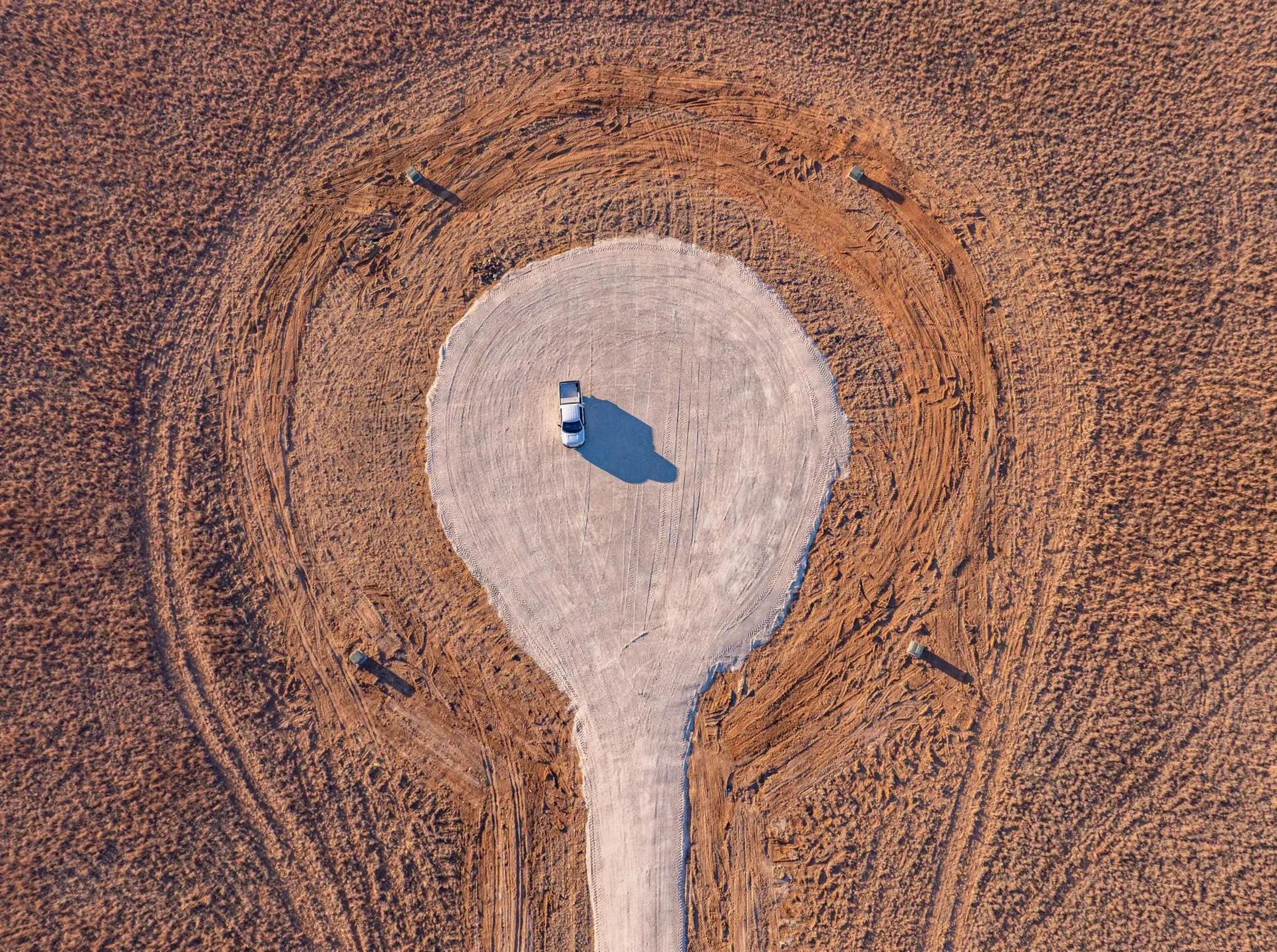 15633350-21