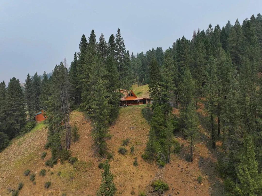 Little Salmon River Lodge