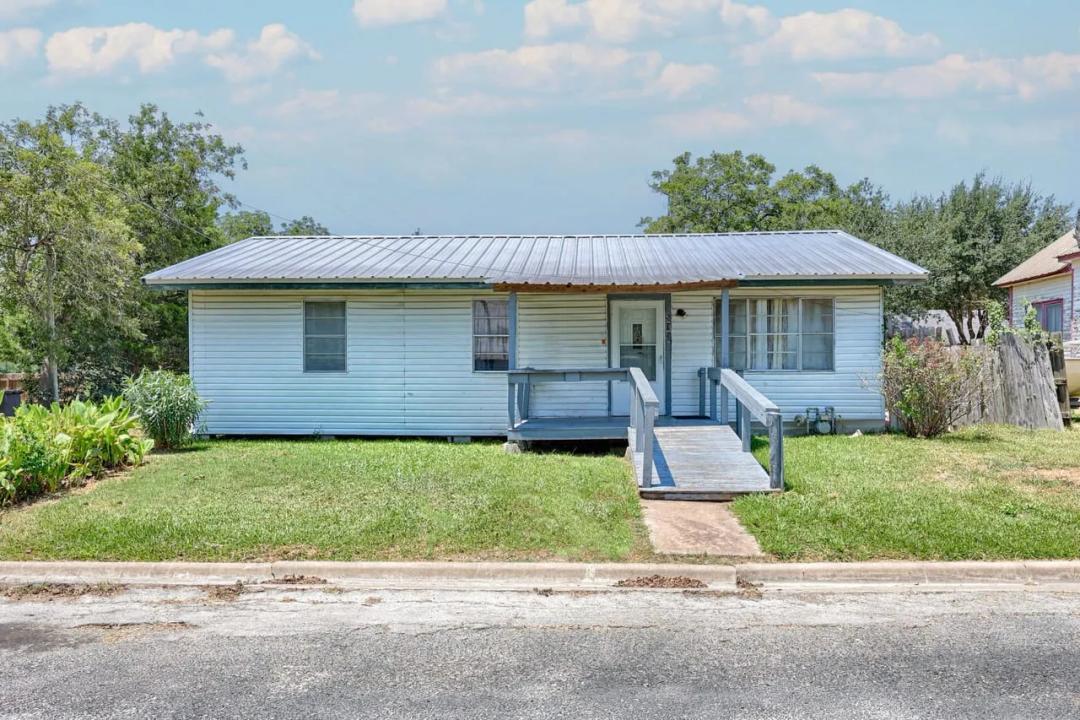 505 Kellett Ave, Schulenburg