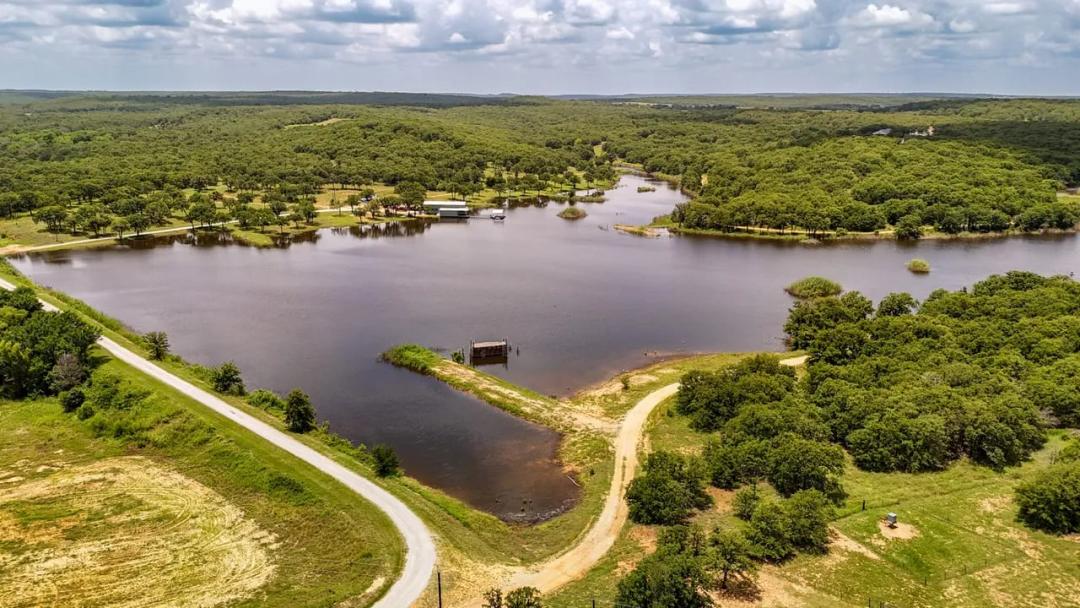 380 PR 297, Bowie, Texas 76230