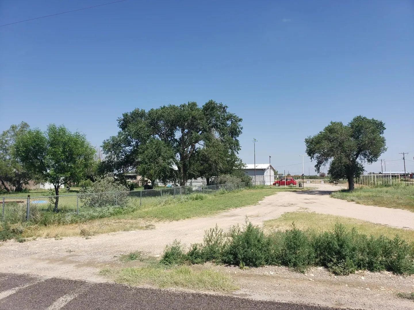 16895878-24