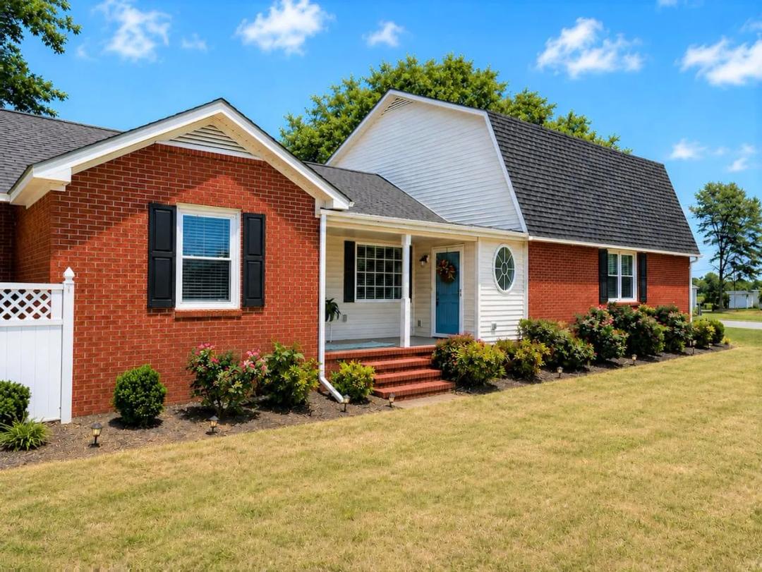 Spacious 4-bedroom 2-bathroom brick home in Duplin County, NC!