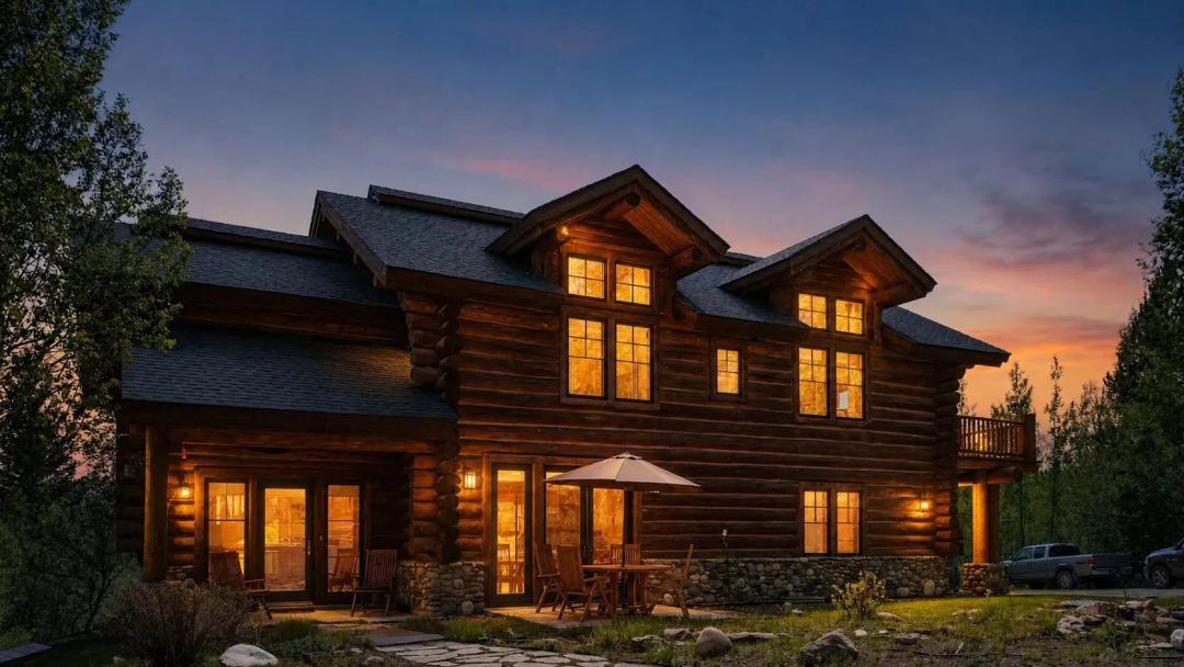 Privacy and Stunning Views in Wilson, Wyoming