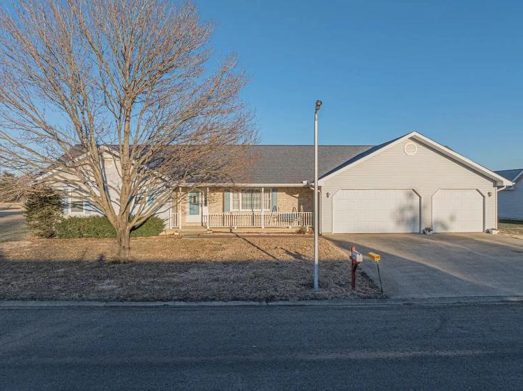Beautifully maintained one-owner home, built in 1993!
