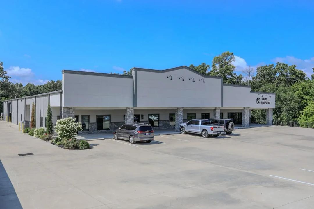 New Premier Commercial Opportunity in Poplar Bluff