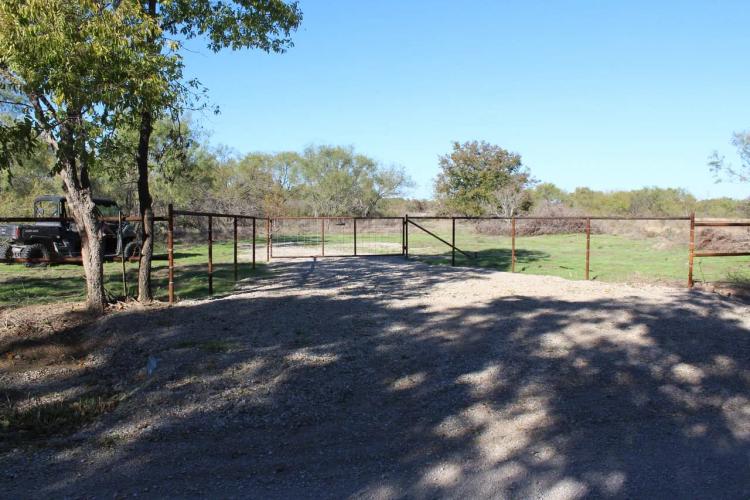 Rural homesite with great oak trees and short commute to DFW!