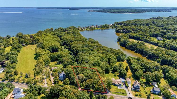 0.96 Acres at 11100 Main Road