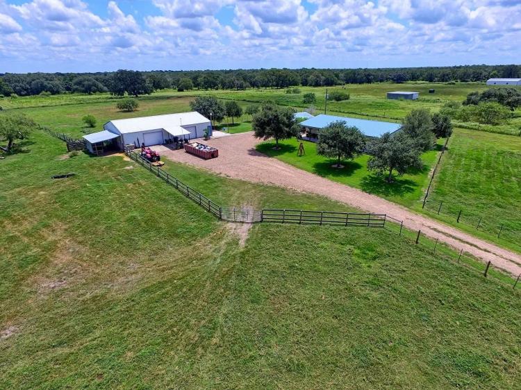 12+ acres | Home | Wokshop | Pond | Weimar, TX | Colorado County