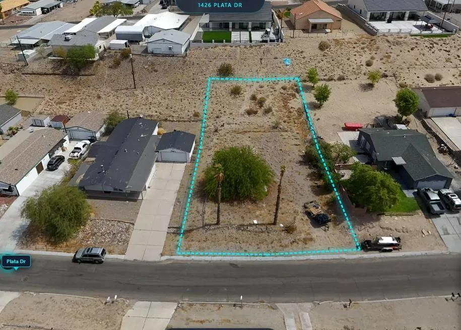 RARE LOT AVAILABLE CLOSE TO THE RIVER, READY TO BUILD !