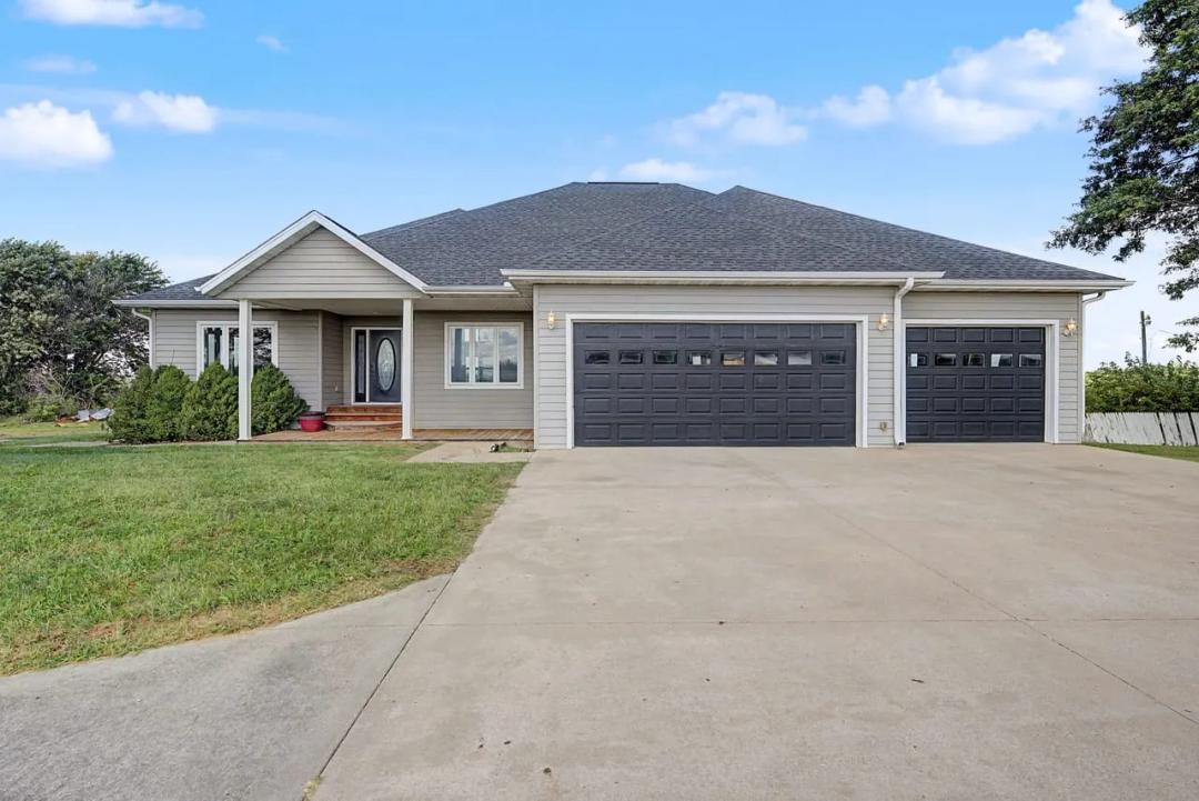 Listing #19815 - Exline, IA
