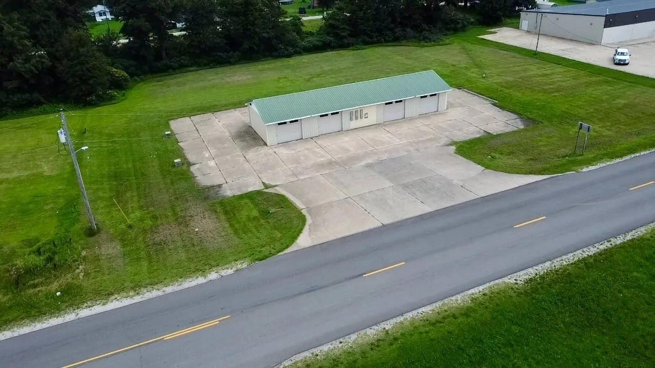 18651049-1